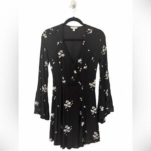 Free People Jasmine Embroidered Bell Sleeve Boho Mini Dress Black White Sz 4 EUC